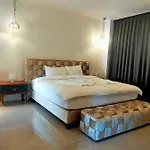 Casa Blanca Villa *